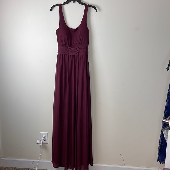 BIRDY GREY Jan Scoop Neck Column Gown In Cabernet NWT Size Small - Picture 2 of 11